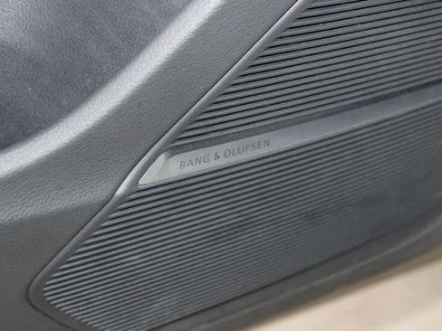 Used 2020 Audi Q8 Premium Plus w/ Premium Plus Package image 25