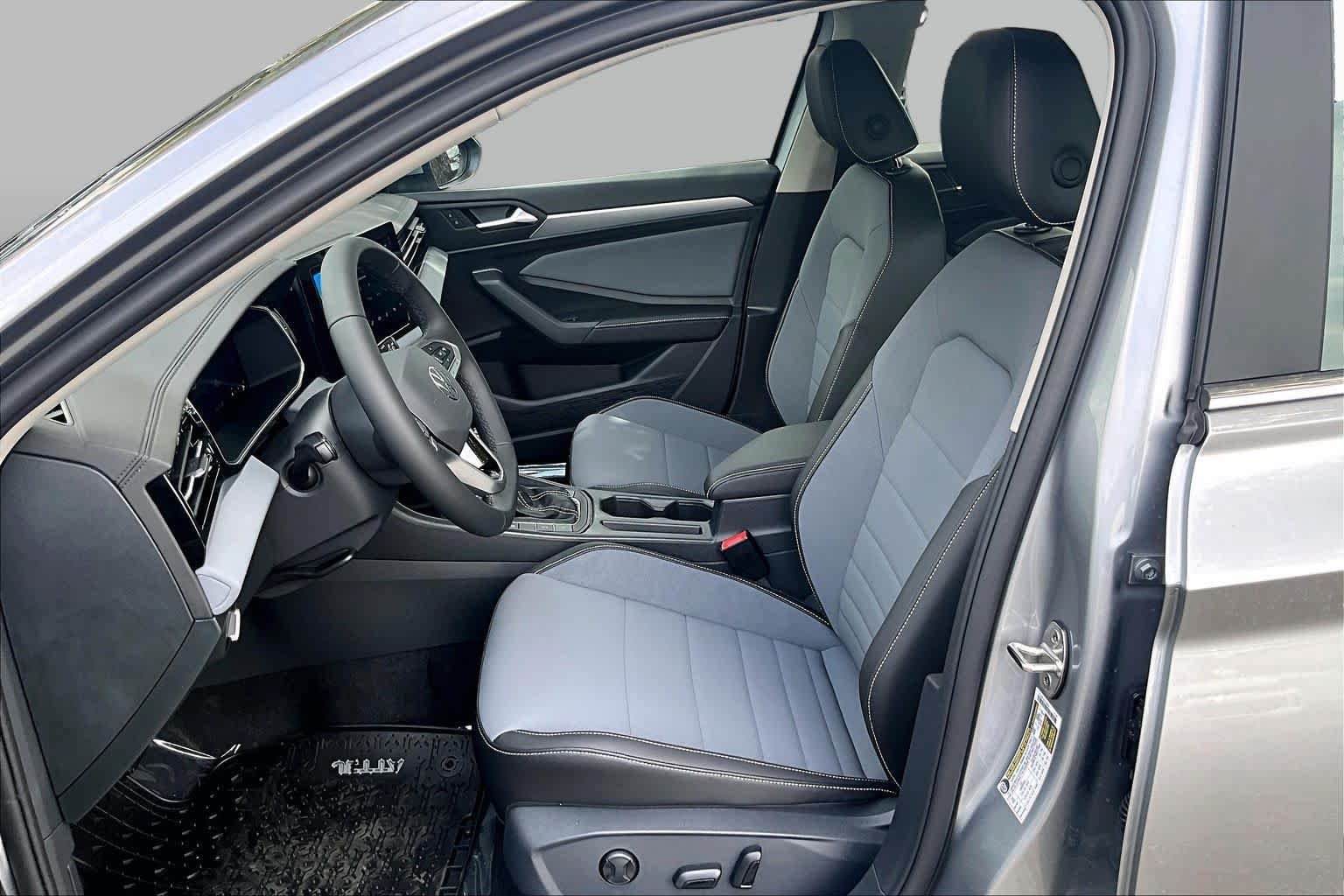 New 2027 Volkswagen Jetta SE FWD image 9