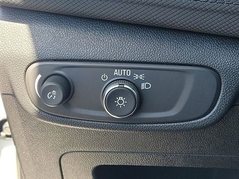 Used 2025 Chevrolet TrailBlazer LS FWD image 29