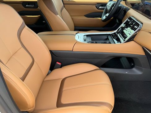 New 2026 Nissan Armada SL w/ Captain's Chari Seat Package image 28