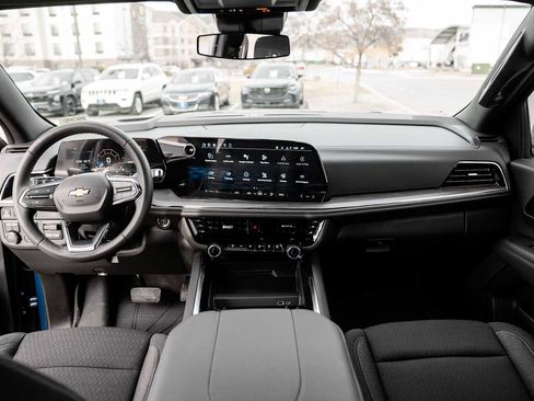 New 2026 Chevrolet Suburban LS image 11