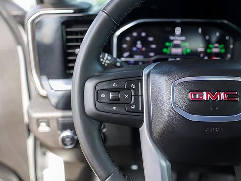 Used 2025 GMC Sierra 1500 SLT image 14