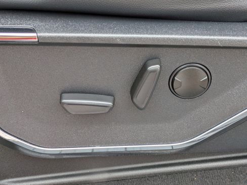 Used 2024 Ford F350 Lariat w/ Lariat Ultimate Package image 19