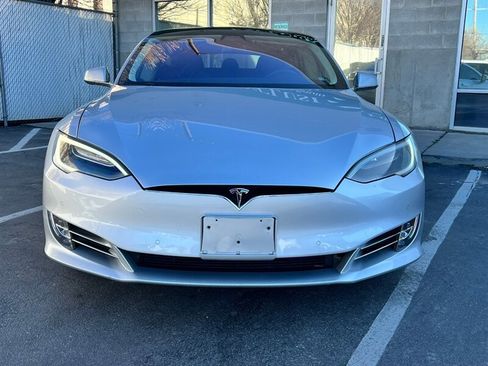 Used 2018 Tesla Model S 75D image 2