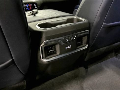 Used 2024 Chevrolet Silverado 1500 High Country w/ Technology Package AWD/4WD image 35