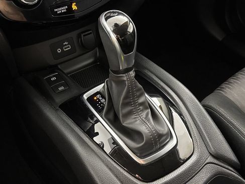 Used 2020 Nissan Rogue SV w/ Sun & Sound Touring Package FWD image 20
