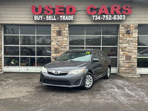 Used 2014 Toyota Camry SE image 1