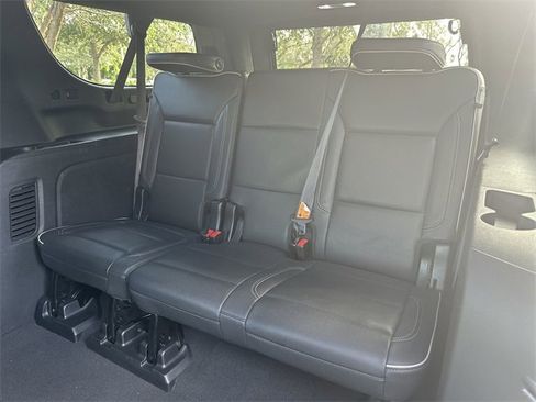 Used 2023 Chevrolet Suburban Premier image 27