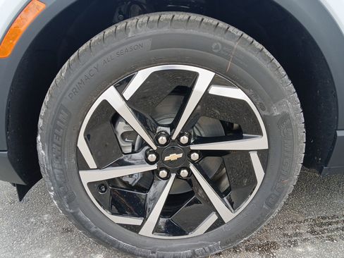 New 2026 Chevrolet Equinox EV LT image 24