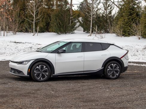 Used 2024 Kia EV6 Light image 3