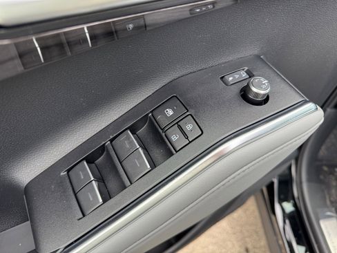 New 2026 Toyota Highlander Platinum AWD/4WD image 19