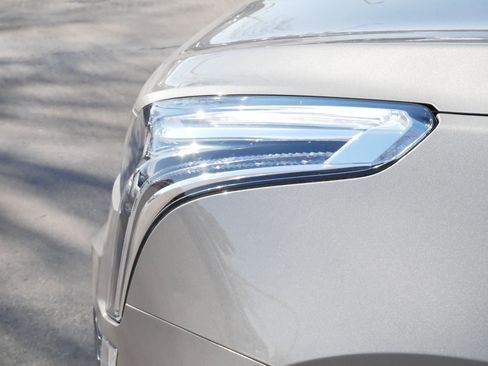 Used 2023 Cadillac XT5 Premium Luxury w/ Technology Package image 16