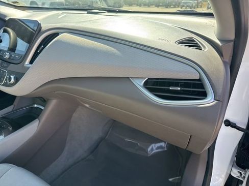 Used 2024 Chevrolet Malibu LT image 50