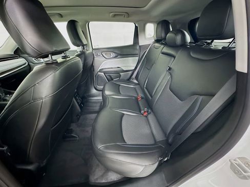 Certified 2022 Jeep Compass Latitude w/ Sun and Sound Group image 36