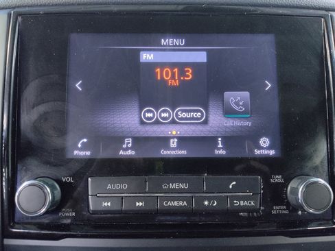 Used 2022 Nissan Titan S image 25