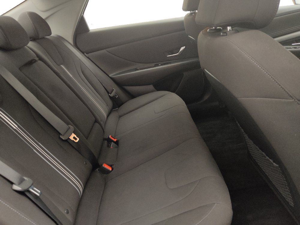 Used 2025 Hyundai Elantra SEL FWD image 19