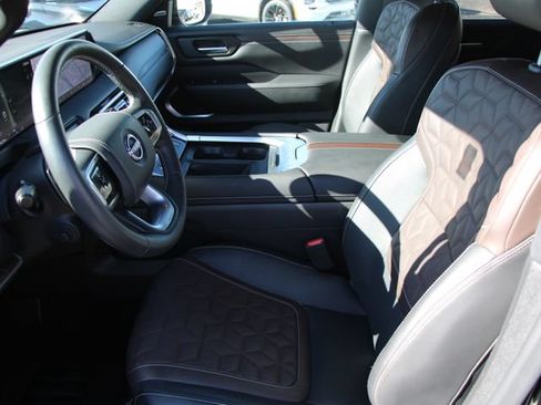 Certified 2025 Nissan Armada Platinum Reserve AWD/4WD image 17