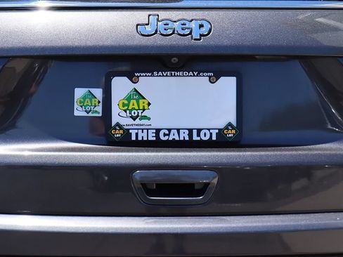 Used 2020 Jeep Compass Latitude FWD image 21