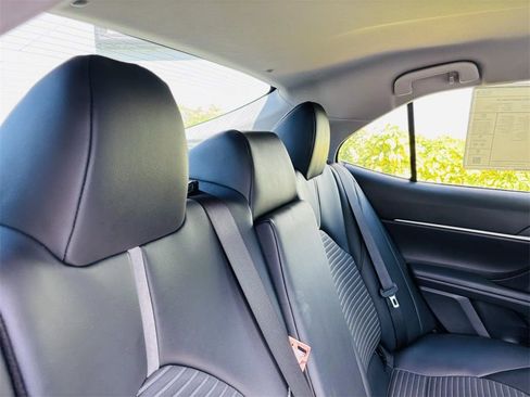 Used 2023 Toyota Camry SE image 16