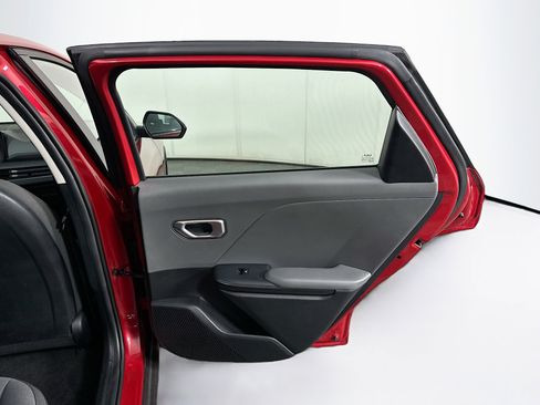 Used 2025 Kia K4 LXS FWD image 28