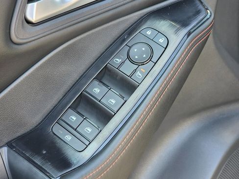 Used 2025 Nissan Rogue SV image 23