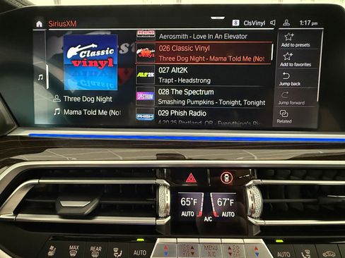 Used 2021 BMW X5 xDrive40i w/ Premium Package image 32