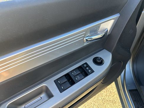 Used 2010 Chrysler Sebring Touring image 17