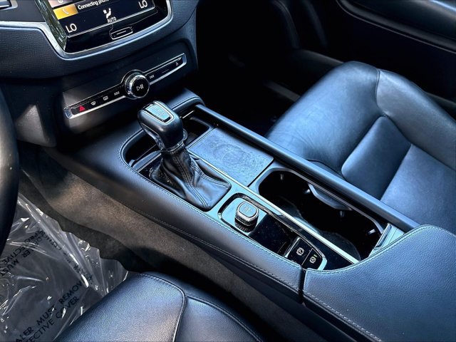 Used 2022 Volvo XC90 T5 Momentum FWD image 14