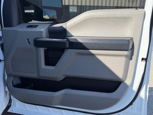 Used 2022 Ford F250 XL w/ Power Equipment Group image 19
