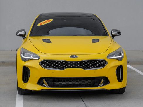 Used 2018 Kia Stinger GT2 AWD/4WD image 6