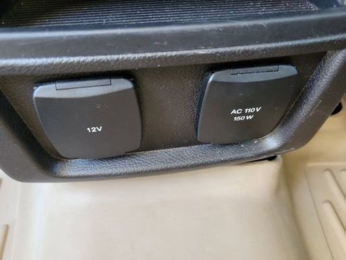 Used 2017 Ford Edge SEL w/ Equipment Group 201A FWD image 18