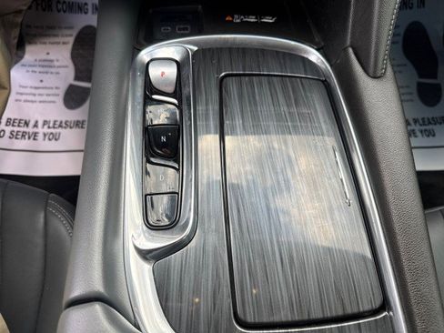 Used 2024 Buick Enclave Essence w/ Sport Touring Edition image 25