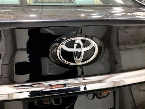 Used 2016 Toyota Camry LE image 30