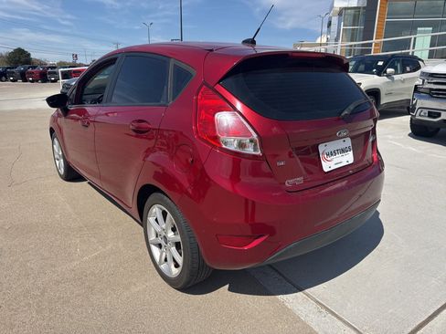 Used 2017 Ford Fiesta SE w/ Equipment Group 201A image 3