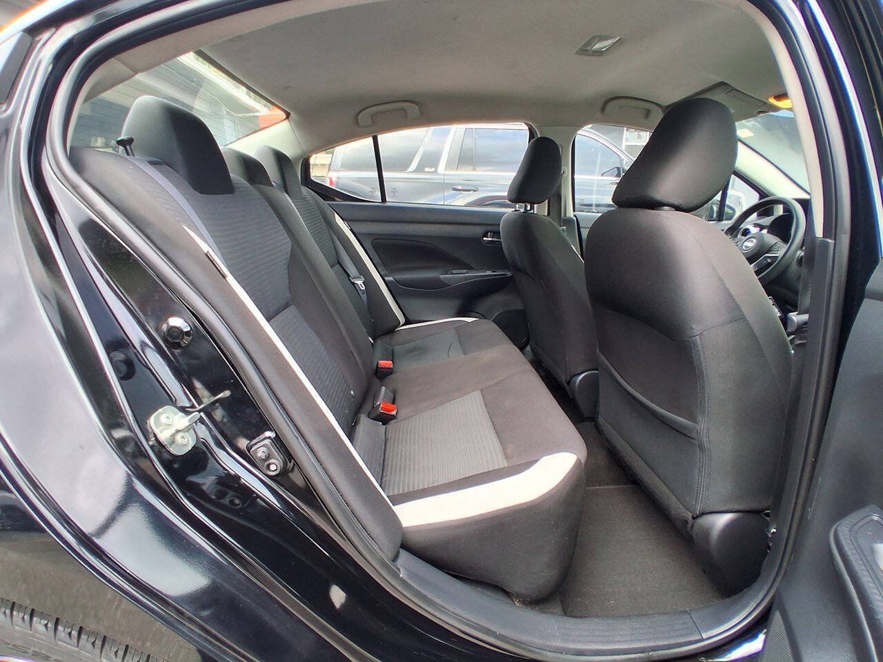 Used 2021 Nissan Versa SV FWD image 17