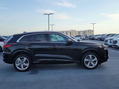 Certified 2025 Audi Q5 Premium Plus w/ Premium Plus AWD/4WD image 7