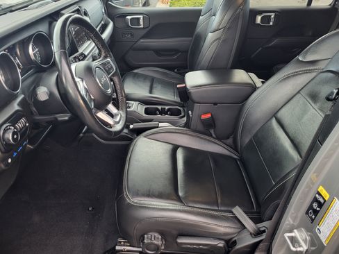 Used 2021 Jeep Wrangler Unlimited Sahara w/ Cold Weather Group image 16