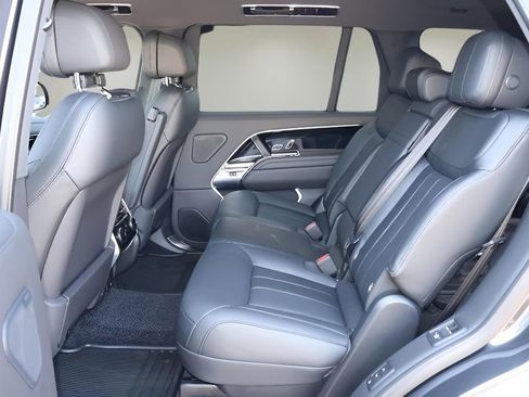 New 2026 Land Rover Range Rover Long Wheelbase SE image 13