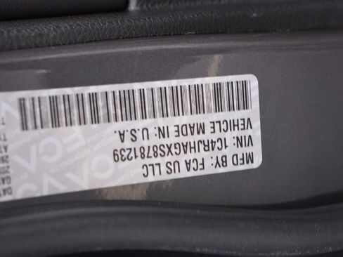 New 2025 Jeep Grand Cherokee Altitude AWD/4WD image 35