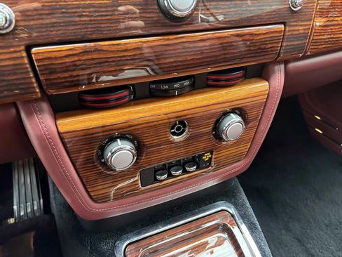 Used 2010 Rolls-Royce Phantom Drophead Coupe image 26