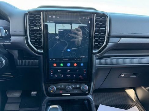 Used 2025 Ford Ranger Lariat w/ FX4 Off-Road Package image 21