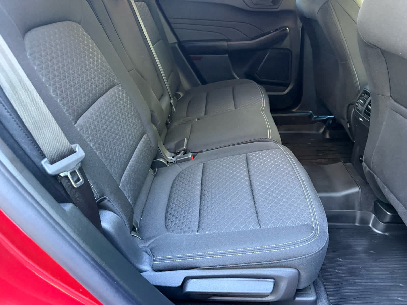Used 2025 Ford Escape Active w/ Cold Weather Package AWD/4WD image 7