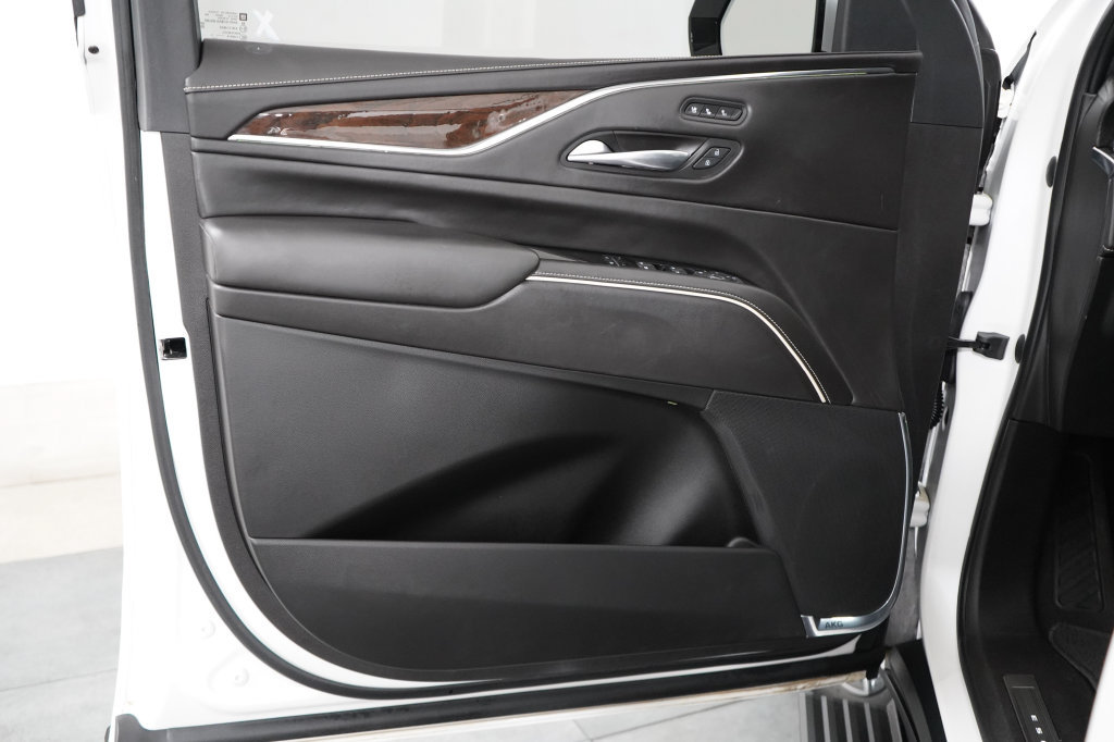 Used 2021 Cadillac Escalade Sport Platinum w/ Heavy-Duty Trailer Package AWD/4WD image 34