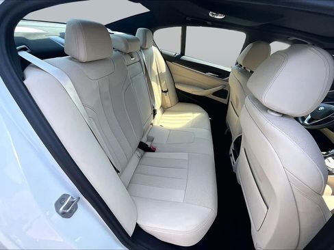 Used 2023 BMW 530i w/ Premium Package RWD image 20