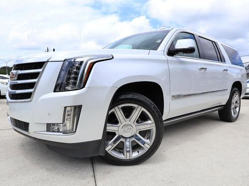Used 2016 Cadillac Escalade ESV Premium AWD/4WD image 2