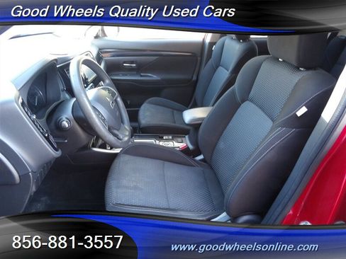 Used 2020 Mitsubishi Outlander ES image 13