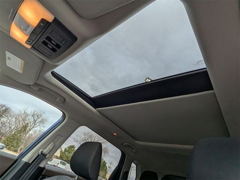 Used 2021 Nissan Rogue SV image 12