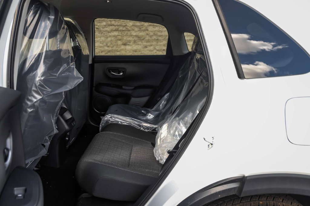New 2026 Honda HR-V LX image 9