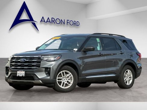 New 2025 Ford Explorer Active w/ Active Comfort Package RWD image 2