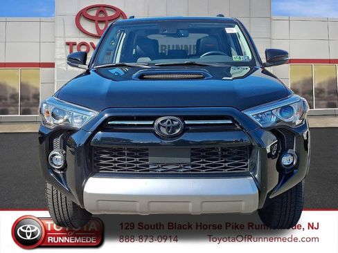 Used 2024 Toyota 4Runner TRD Off-Road Premium w/ TRD Black Wheel Package (TMS) AWD/4WD image 2